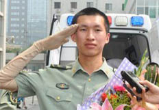 最勇敢的士兵高铁成:三进火海排爆