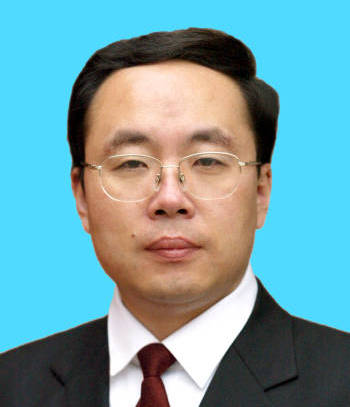 政治部副主任 尹伊君