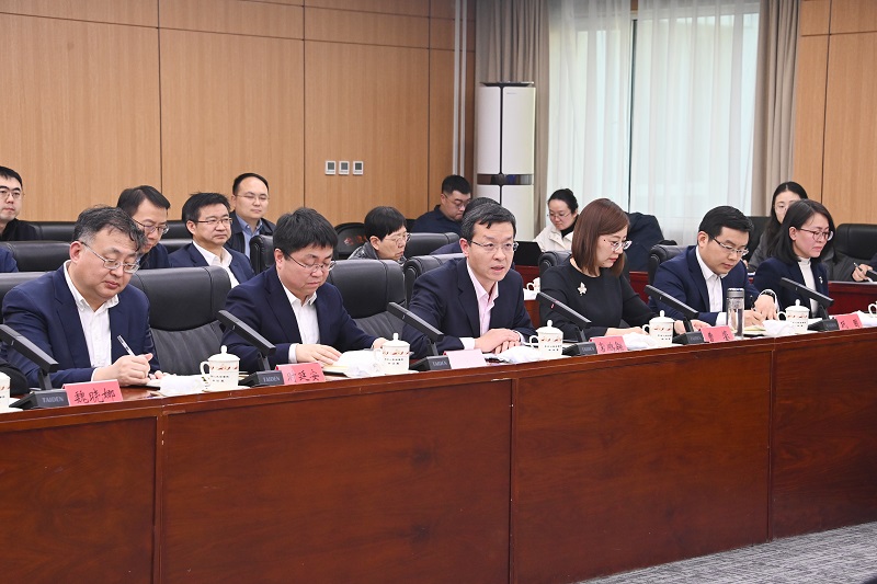 3、座谈会上,12位专家学者分别发言。.jpg
