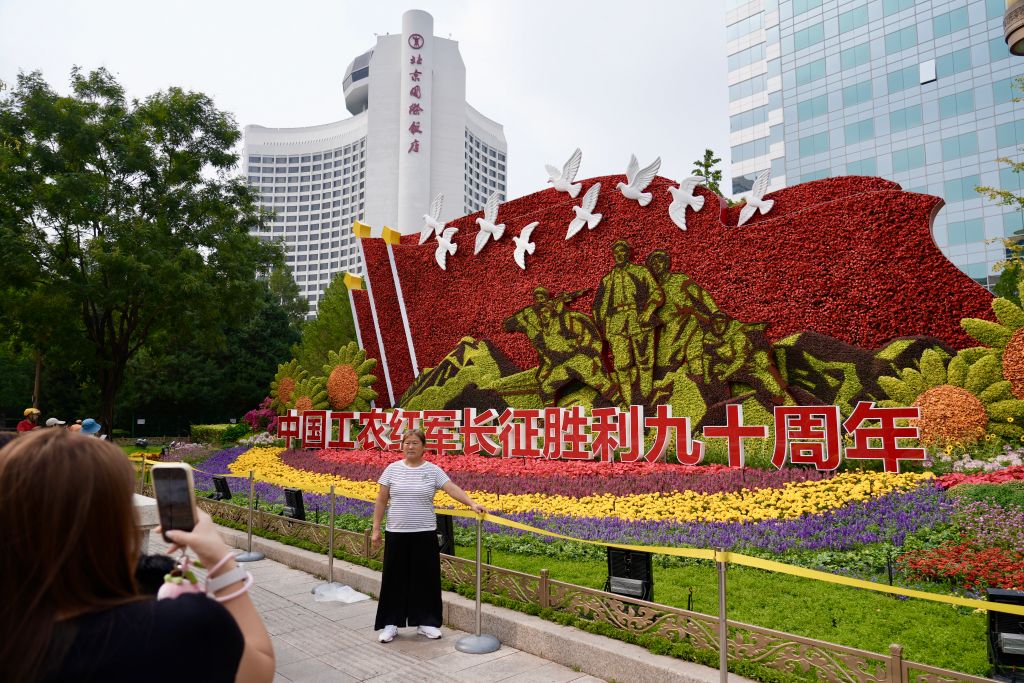 国庆花坛里，折叠着“中国的时间”